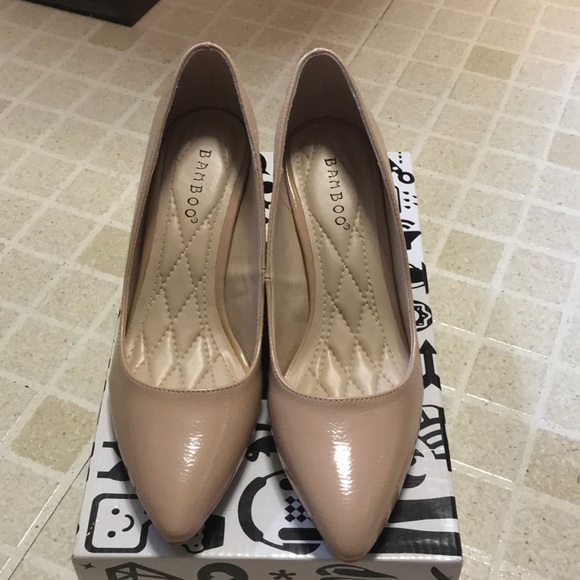 ❗️SOLD❗️Nude Heels - Picture 2 of 7